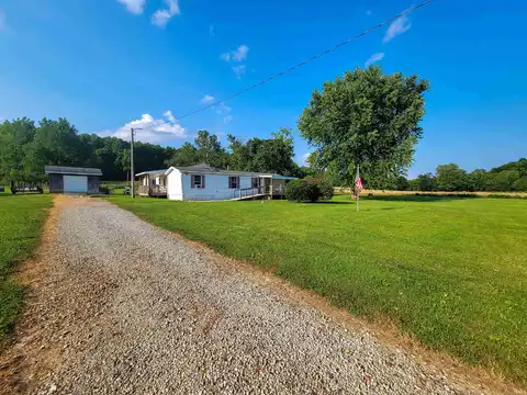 2895 E Calvertsville Road, Bloomfield, IN 47424