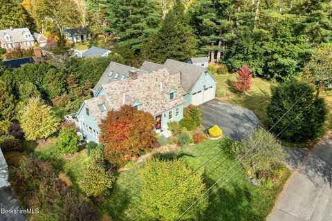 31 Berkshire Dr, Williamstown, MA 01267