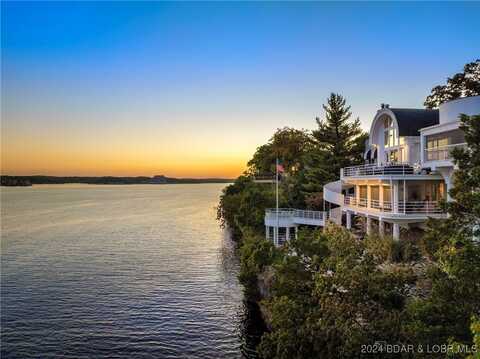 648 Black Hawk Drive, Lake Ozark, MO 65049