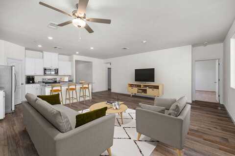 6690 Gallop Lane, Riverbank, CA 95367