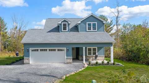 26 Debbie Drive, Athens, NY 12015