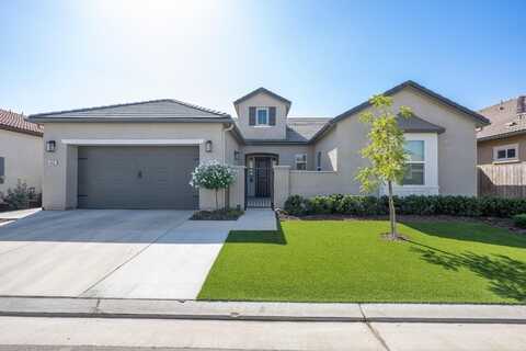 442 Bloom Lane, Clovis, CA 93619