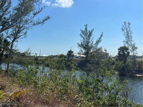 2204 NW 6th Place, Cape Coral, FL 33993