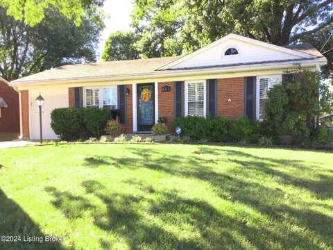 6912 Green Manor Dr, Louisville, KY 40228