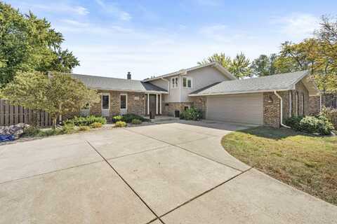 9201 Elmwood Drive, Munster, IN 46321