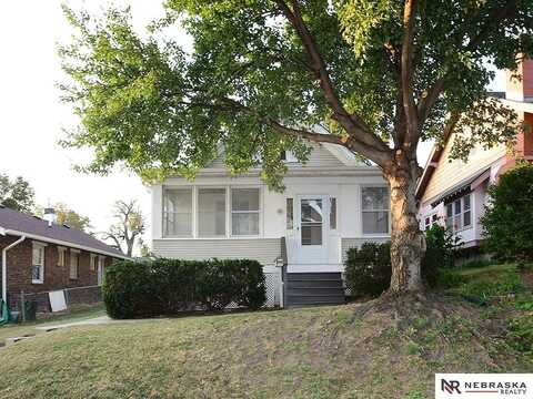 1427 Pasadena Avenue, Omaha, NE 68107