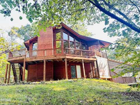 2255 Spence Mountain Loop, Sevierville, TN 37876