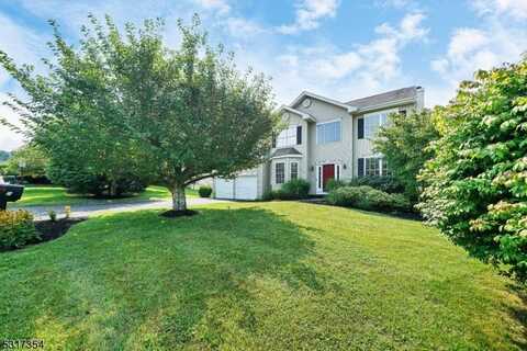 7 Heron Dr, Washington, NJ 07853