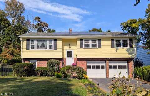 7 Carey Ct, Montclair, NJ 07042