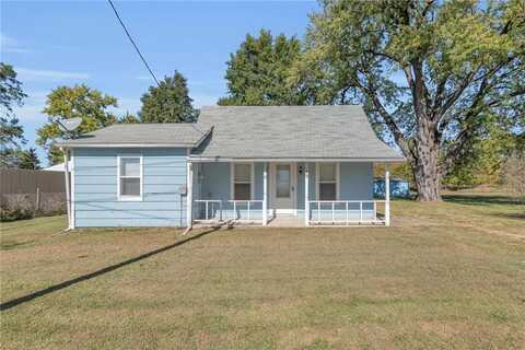 79 W Maple Street, Breckenridge, MO 64625