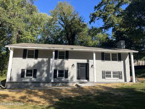 7733 Sabre Drive, Knoxville, TN 37919