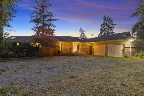 915 Lawson Rd, Camano Island, WA 98282