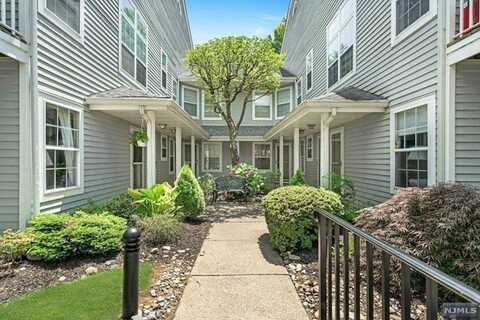 1329 Oxford Street, Mahwah, NJ 07430