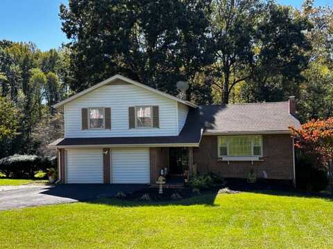 121 Temple Circle, Lynchburg, VA 24502