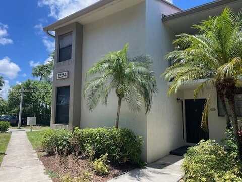 1224 S Military Trl, Deerfield Beach, FL 33442