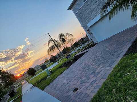 49 Nine Iron Dr, Davenport, FL 33896