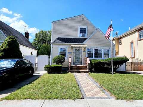 81-36 267th Street, Glen Oaks, NY 11004