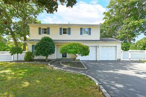 20 Mueller Drive, Selden, NY 11784