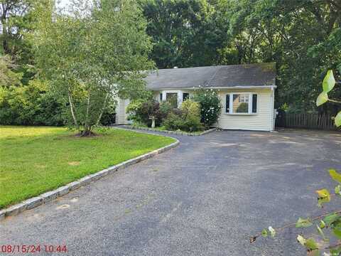 33 Felway Drive, Coram, NY 11727