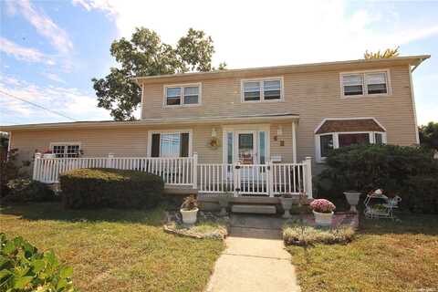 42 Westminster Lane, West Islip, NY 11795