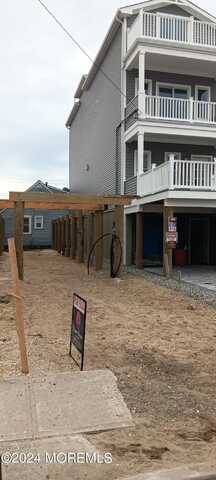 57 Sampson Avenue, Seaside Heights, NJ 08751