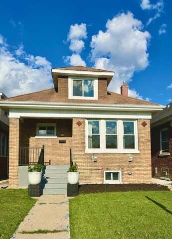 2535 N McVicker Avenue, Chicago, IL 60639