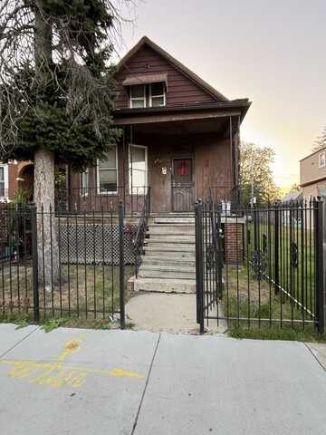 6740 S Wolcott Avenue, Chicago, IL 60636