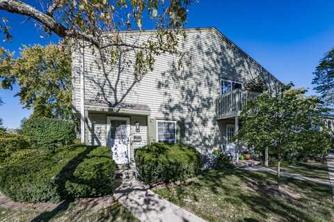 1665 Williamsburg Court, Wheaton, IL 60189