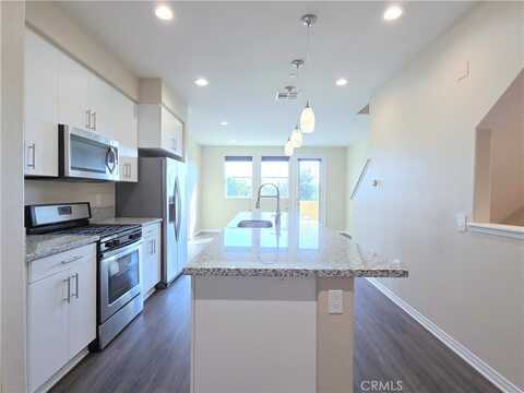 1501 W Walnut Street, Santa Ana, CA 92703