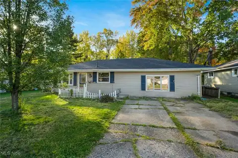 1038 Oakwood Drive, Elyria, OH 44035