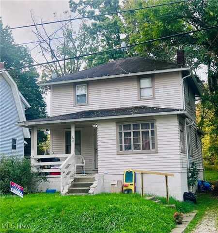 790 Leonard Street, Akron, OH 44307