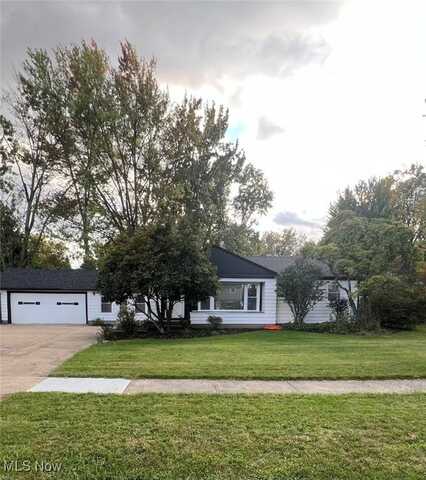 38358 Parkway Boulevard, Willoughby, OH 44094