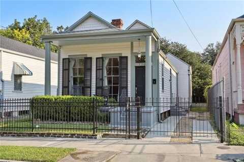 7707 OAK Street, New Orleans, LA 70118