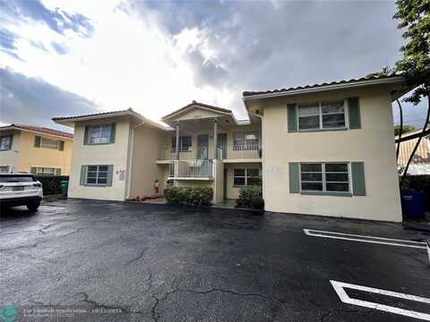 3890 Woodside Dr, Coral Springs, FL 33065