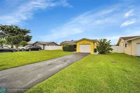 9510 NW 80th Pl, Tamarac, FL 33321