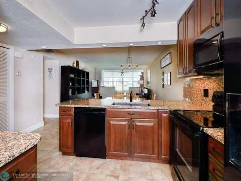 2651 S Palm Aire Dr, Pompano Beach, FL 33069