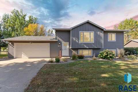 1305 E Custer Pkwy, Brandon, SD 57005