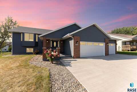 3417 N Orion Dr, Sioux Falls, SD 57107