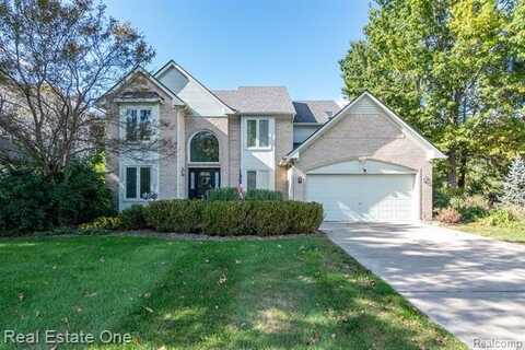 1398 N CREEK Drive, Wixom, MI 48393