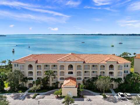 27 Harbour Isle Drive W, Hutchinson Island, FL 34949