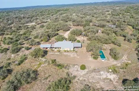 440 Pr 2321, Hondo, TX 78861