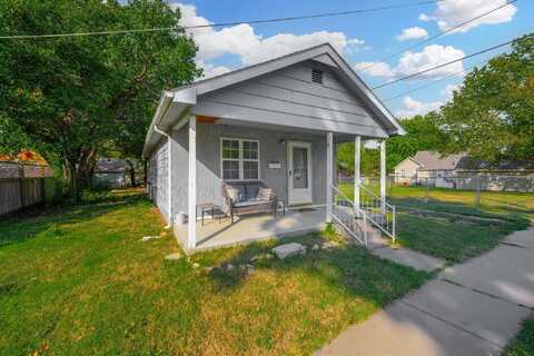 218 W 4th St, Valley Center, KS 67147