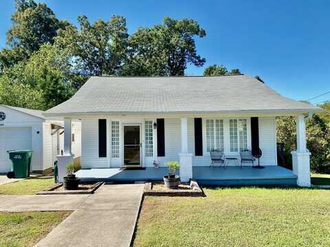 104 Wood Ave, Sheffield, AL 35660