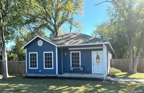 612 N Cedar Avenue, Luling, TX 78648