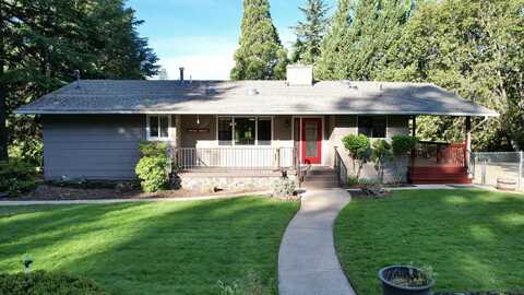 579 Melrose Drive, Shady Cove, OR 97539