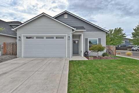 699 Kaitlin Lane, Medford, OR 97501