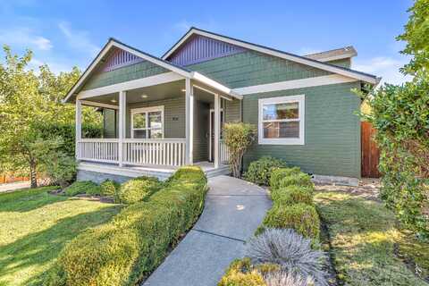 340 Hemlock Lane, Ashland, OR 97520