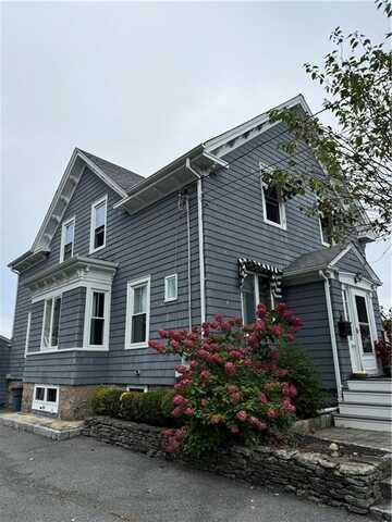 25 Highland Road, Tiverton, RI 02878