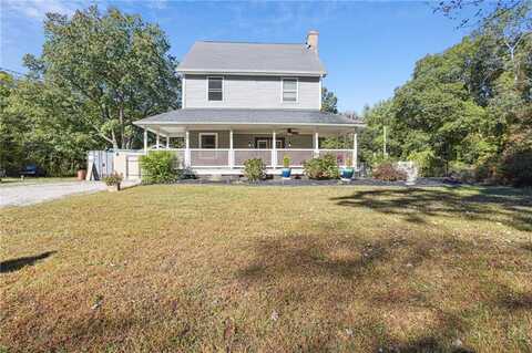 89 Maxson Hill Road, Hopkinton, RI 02804