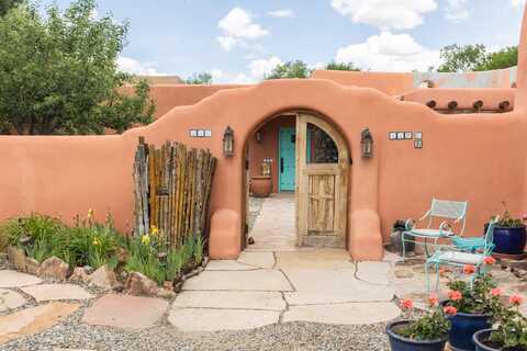 116 La Loma Plaza, Taos, NM 87571